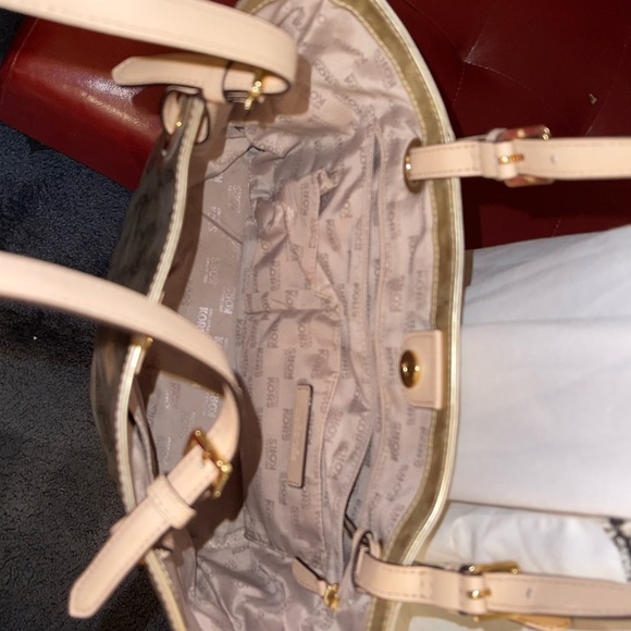 MICHAEL KORS METALLIC GOLD LOGO HANDBAG USED CONDITION - Picture 4 of 15